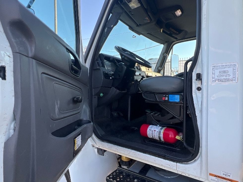 Medium Duty Box Truck-Light and Medium Duty Trucks-International-2020-MV607-Torrance-CA-101,150\n\t\tmiles-$ 58,250 - Image 15