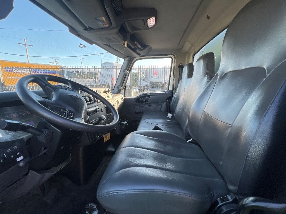 Medium Duty Box Truck-Light and Medium Duty Trucks-International-2020-MV607-Torrance-CA-101,150\n\t\tmiles-$ 58,250 - Image 16