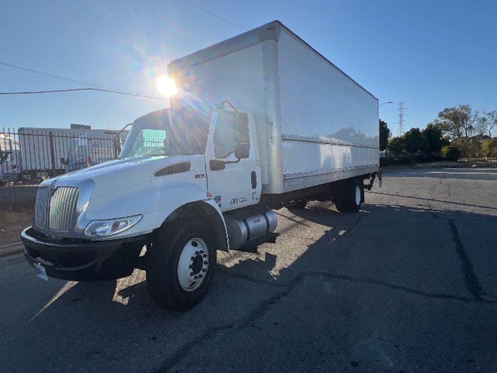 Medium Duty Box Truck-Light and Medium Duty Trucks-International-2020-MV607-Torrance-CA-101,150\n\t\tmiles-$ 58,250 - Image 3