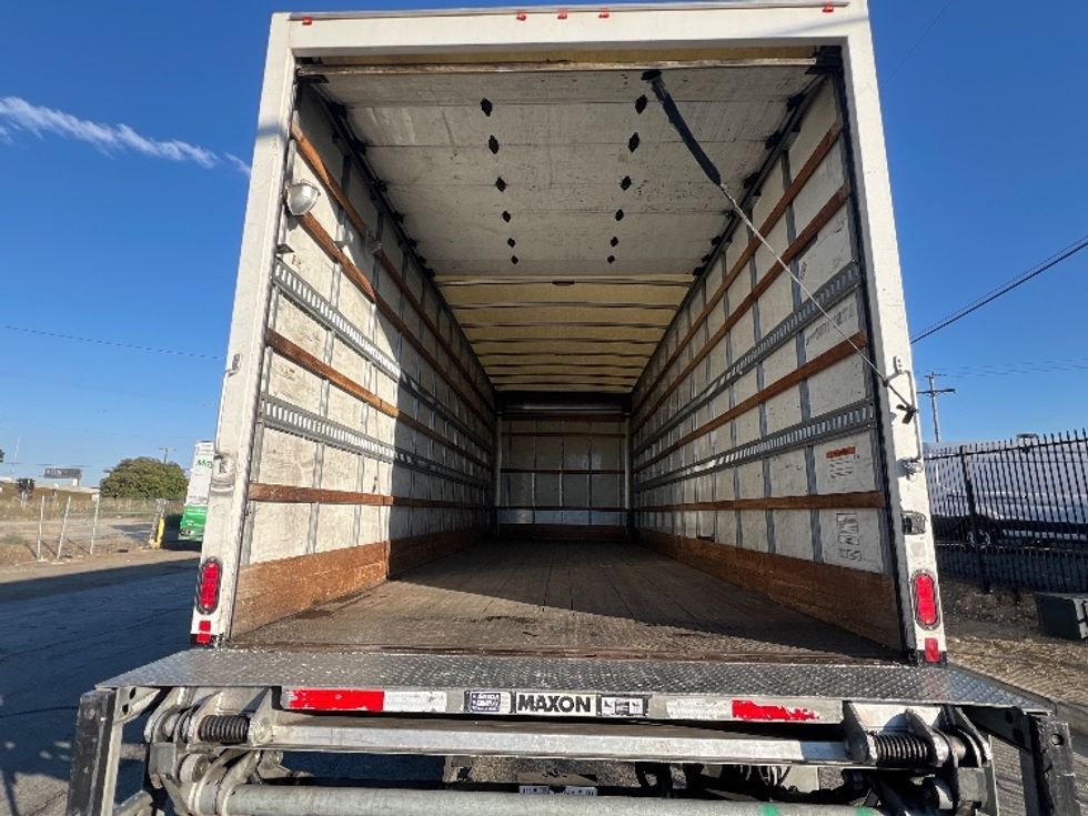 Medium Duty Box Truck-Light and Medium Duty Trucks-International-2020-MV607-Torrance-CA-101,150\n\t\tmiles-$ 58,250 - Image 8