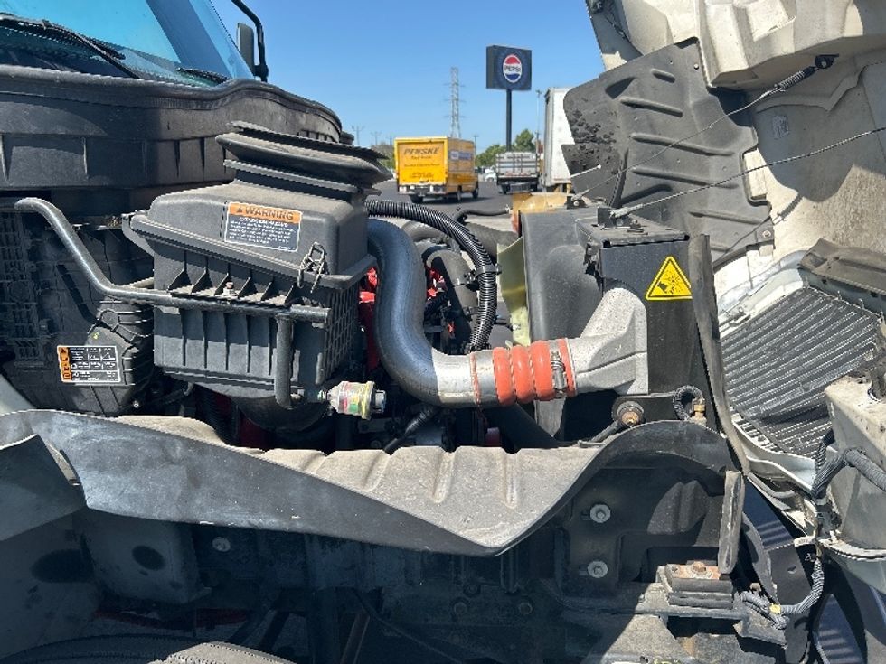Medium Duty Box Truck-Light and Medium Duty Trucks-International-2020-MV607-Torrance-CA-102,970\n\t\tmiles-$ 60,250 - Image 23