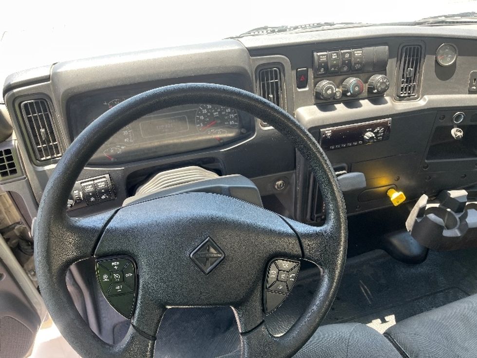 Medium Duty Box Truck-Light and Medium Duty Trucks-International-2020-MV607-Torrance-CA-110,920\n\t\tmiles-$ 48,750 - Image 18