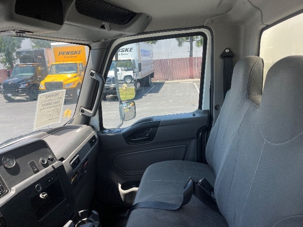 Medium Duty Box Truck-Light and Medium Duty Trucks-International-2020-MV607-Torrance-CA-110,920\n\t\tmiles-$ 48,750 - Image 19