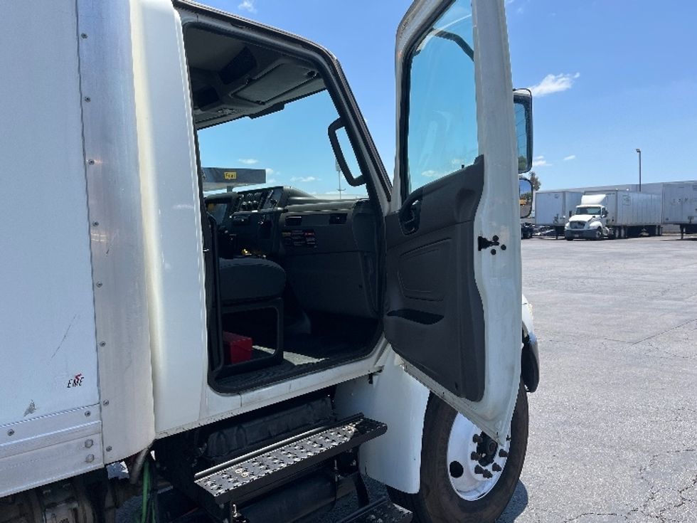 Medium Duty Box Truck-Light and Medium Duty Trucks-International-2020-MV607-Torrance-CA-110,920\n\t\tmiles-$ 48,750 - Image 20
