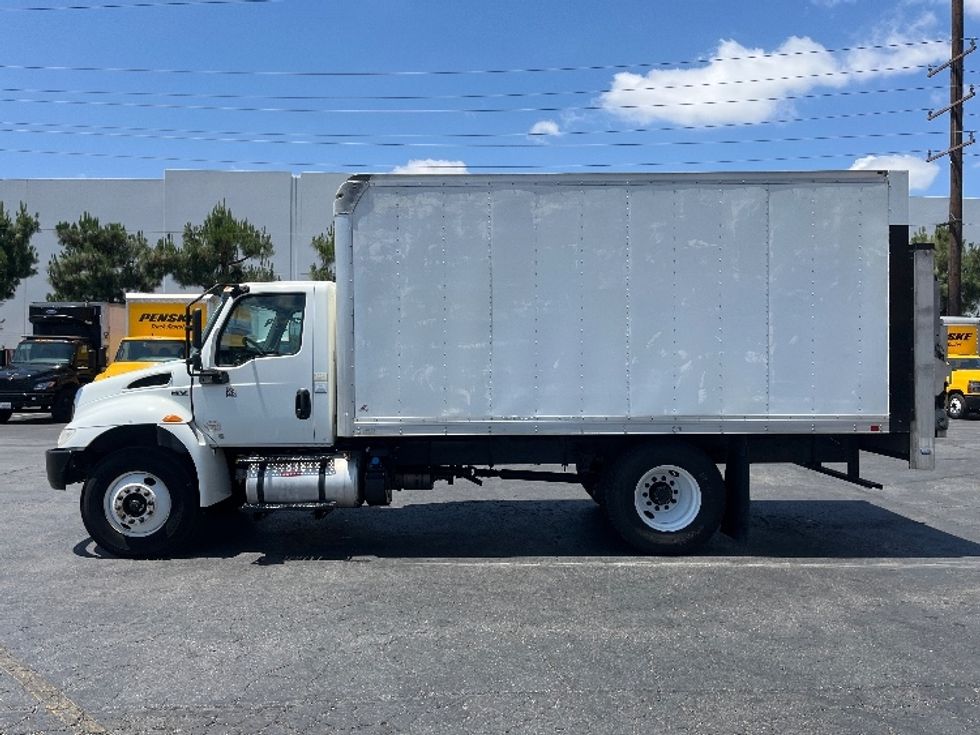 Medium Duty Box Truck-Light and Medium Duty Trucks-International-2020-MV607-Torrance-CA-110,920\n\t\tmiles-$ 48,750 - Image 4