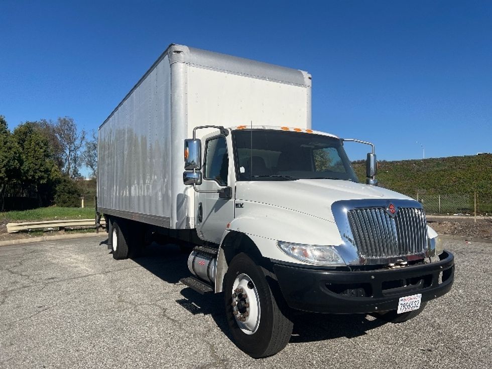 Medium Duty Box Truck-Light and Medium Duty Trucks-International-2020-MV607-Torrance-CA-114,029\n\t\tmiles-$ 62,000 - Image 1