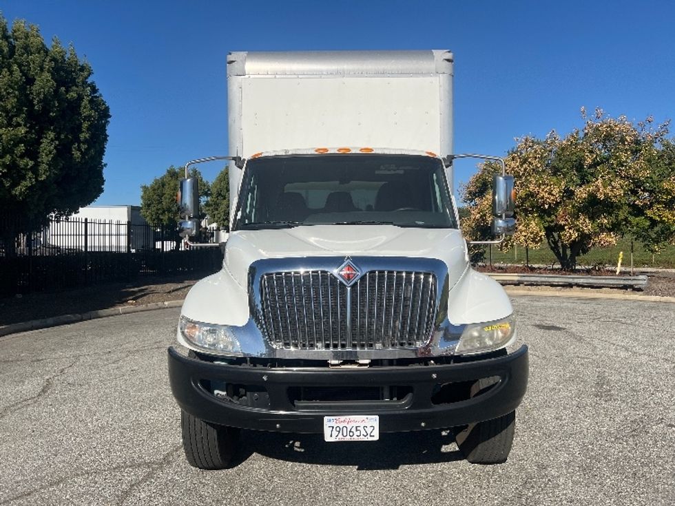 Medium Duty Box Truck-Light and Medium Duty Trucks-International-2020-MV607-Torrance-CA-114,029\n\t\tmiles-$ 62,000 - Image 2