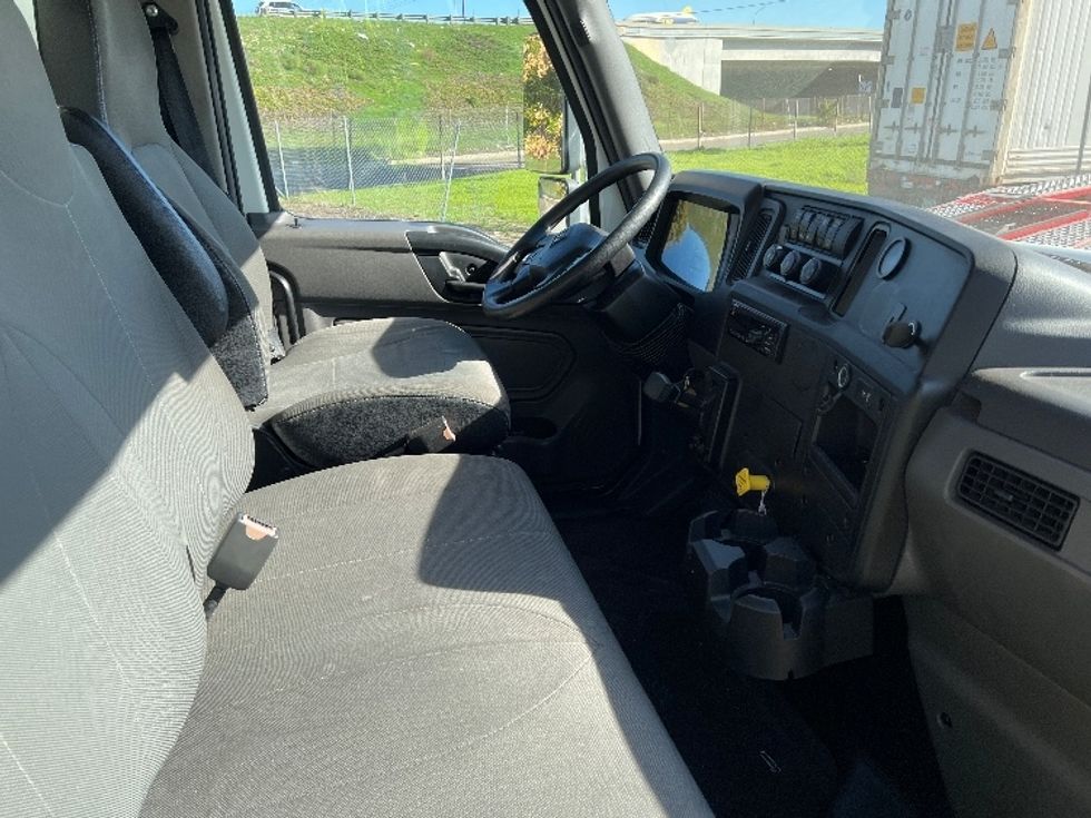 Medium Duty Box Truck-Light and Medium Duty Trucks-International-2020-MV607-Torrance-CA-114,029\n\t\tmiles-$ 62,000 - Image 22