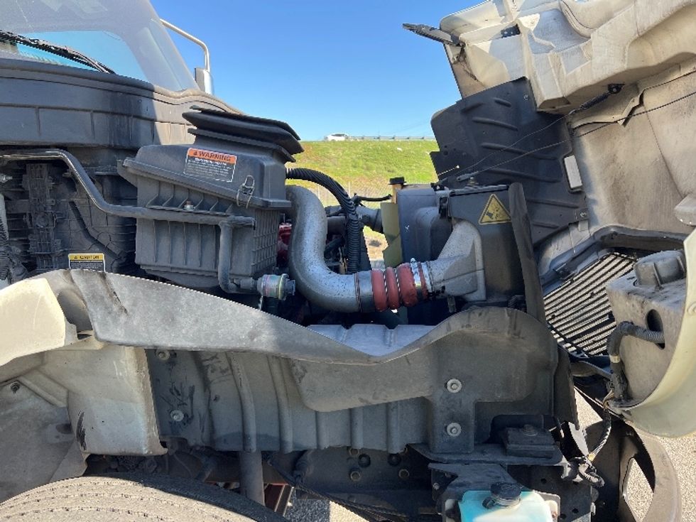 Medium Duty Box Truck-Light and Medium Duty Trucks-International-2020-MV607-Torrance-CA-114,029\n\t\tmiles-$ 62,000 - Image 23