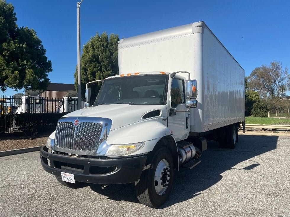 Medium Duty Box Truck-Light and Medium Duty Trucks-International-2020-MV607-Torrance-CA-114,029\n\t\tmiles-$ 62,000 - Image 3