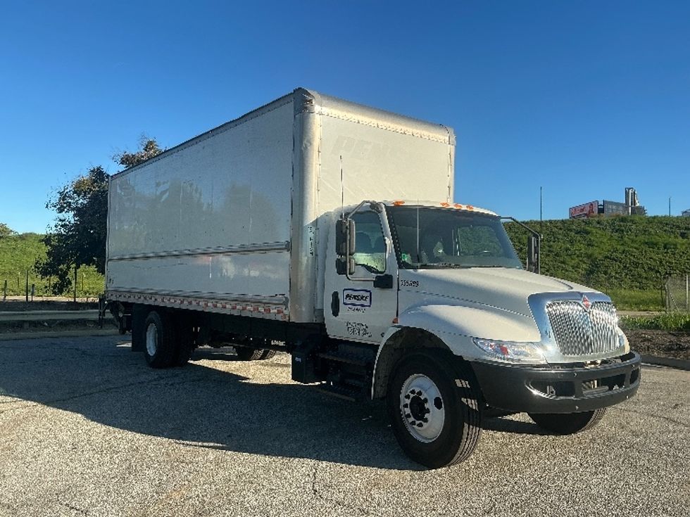 Medium Duty Box Truck-Light and Medium Duty Trucks-International-2020-MV607-Torrance-CA-121,771\n\t\tmiles-$ 55,250 - Image 1