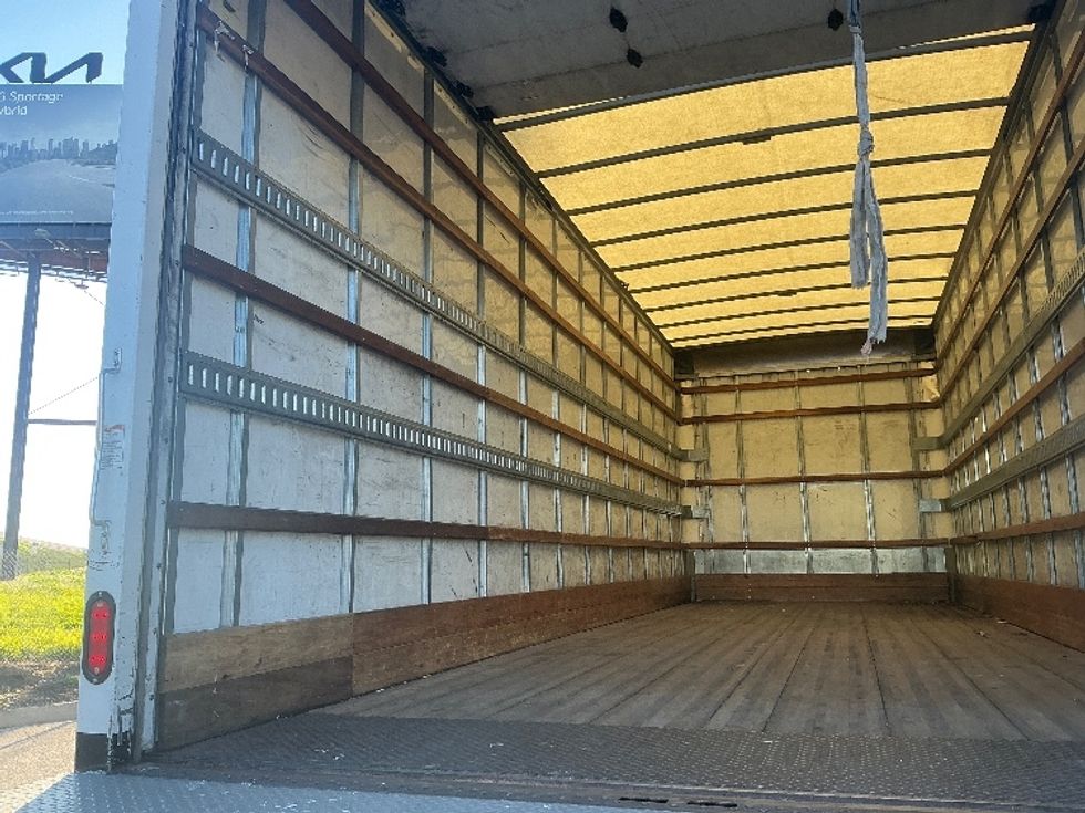 Medium Duty Box Truck-Light and Medium Duty Trucks-International-2020-MV607-Torrance-CA-121,771\n\t\tmiles-$ 55,250 - Image 11