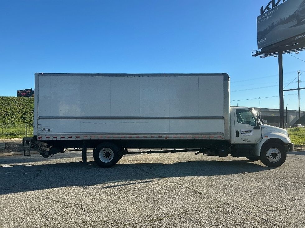 Medium Duty Box Truck-Light and Medium Duty Trucks-International-2020-MV607-Torrance-CA-121,771\n\t\tmiles-$ 55,250 - Image 15