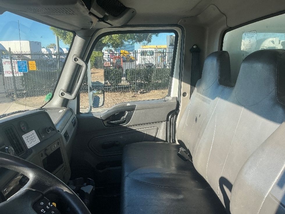 Medium Duty Box Truck-Light and Medium Duty Trucks-International-2020-MV607-Torrance-CA-121,771\n\t\tmiles-$ 55,250 - Image 16