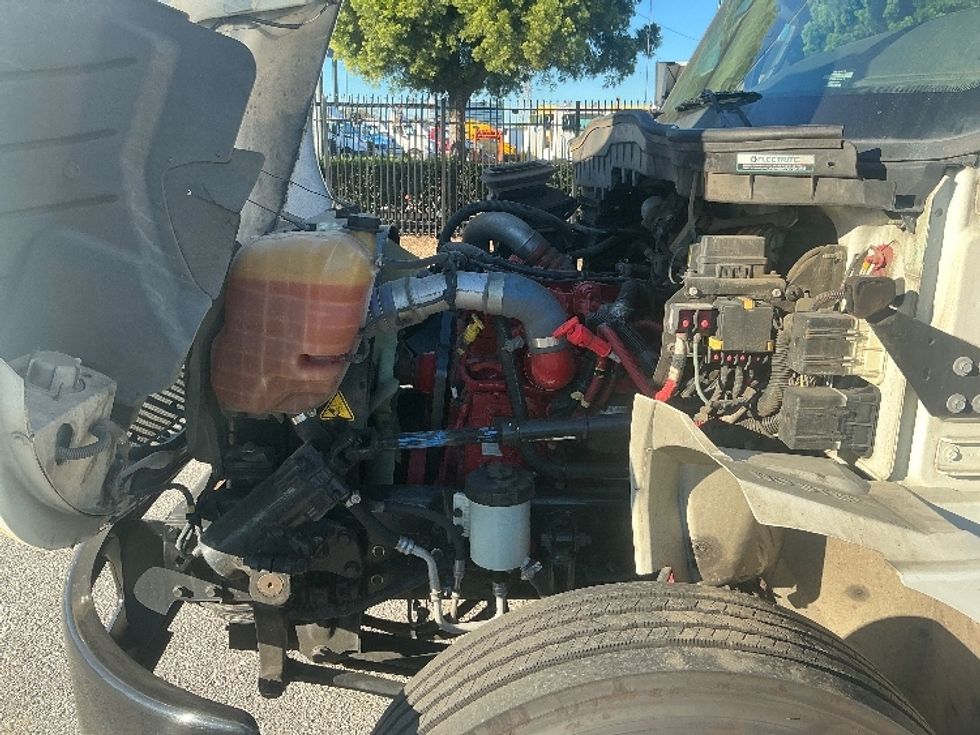 Medium Duty Box Truck-Light and Medium Duty Trucks-International-2020-MV607-Torrance-CA-121,771\n\t\tmiles-$ 55,250 - Image 21