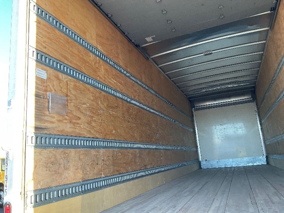 Medium Duty Box Truck-Light and Medium Duty Trucks-International-2020-MV607-Torrance-CA-125,320\n\t\tmiles-$ 55,500 - Image 11