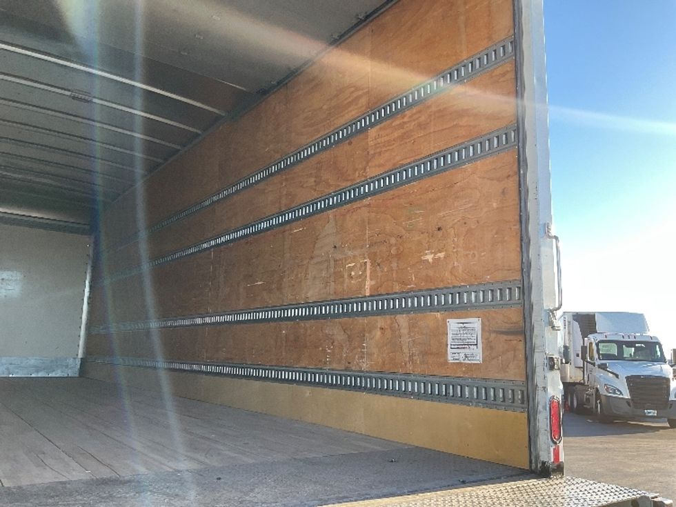 Medium Duty Box Truck-Light and Medium Duty Trucks-International-2020-MV607-Torrance-CA-125,320\n\t\tmiles-$ 55,500 - Image 12