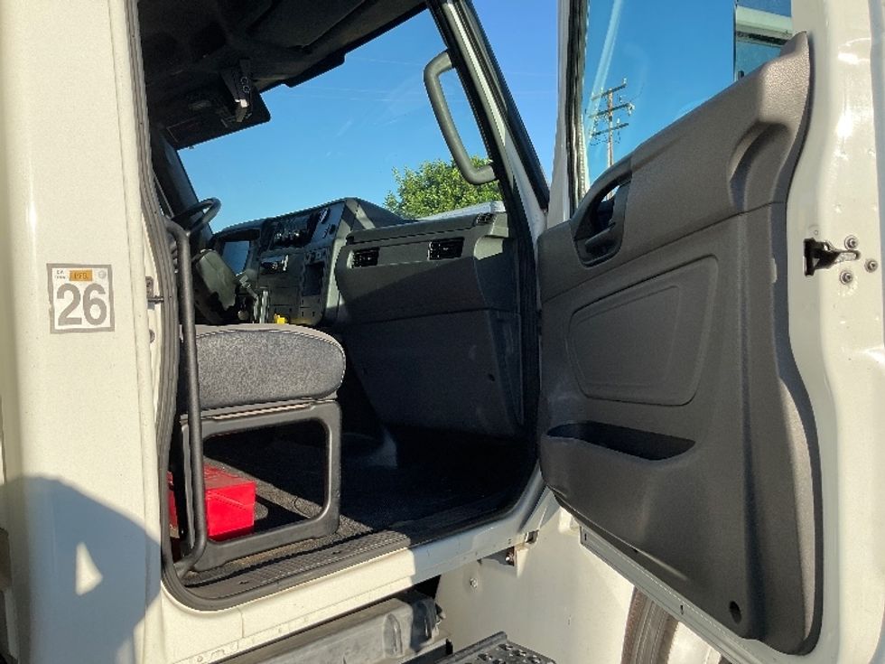 Medium Duty Box Truck-Light and Medium Duty Trucks-International-2020-MV607-Torrance-CA-125,320\n\t\tmiles-$ 55,500 - Image 20