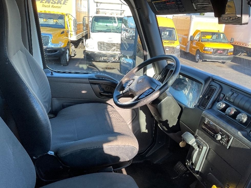 Medium Duty Box Truck-Light and Medium Duty Trucks-International-2020-MV607-Torrance-CA-125,320\n\t\tmiles-$ 55,500 - Image 22