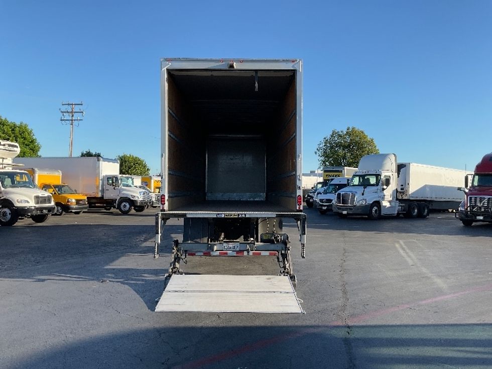 Medium Duty Box Truck-Light and Medium Duty Trucks-International-2020-MV607-Torrance-CA-125,320\n\t\tmiles-$ 55,500 - Image 9