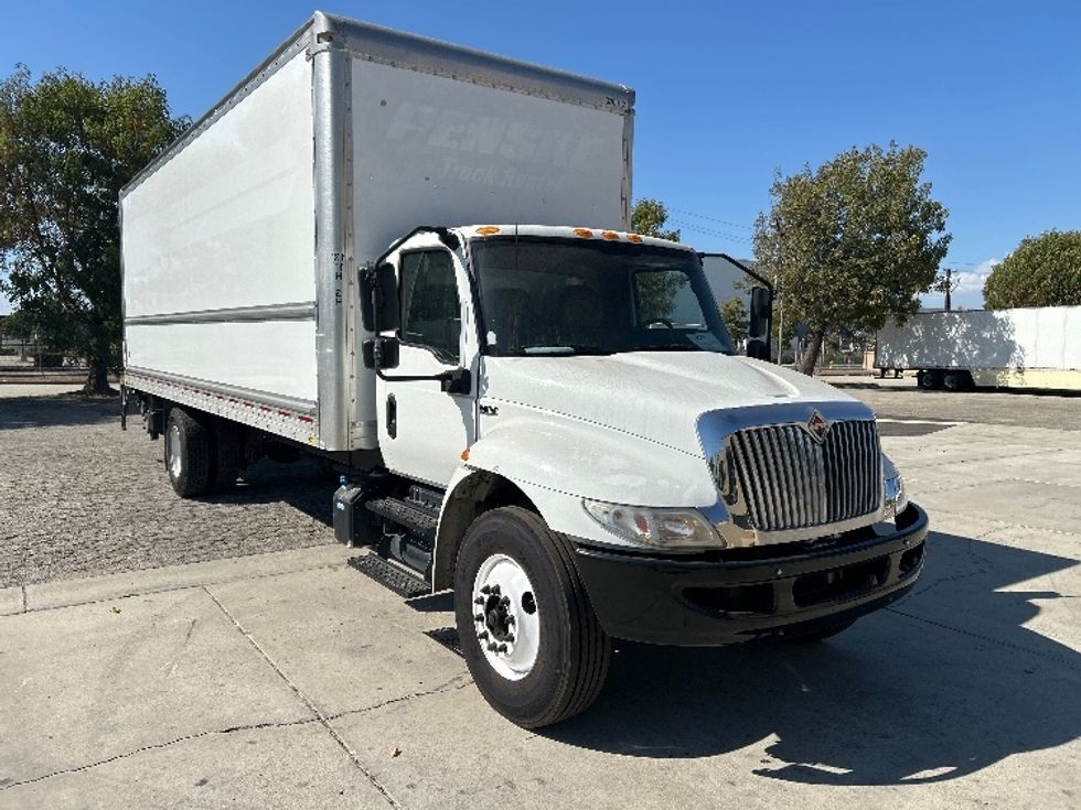 Medium Duty Box Truck-Light and Medium Duty Trucks-International-2020-MV607-Torrance-CA-135,682\n\t\tmiles-$ 53,750 - Image 1