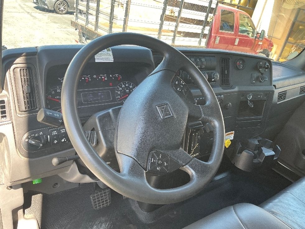 Medium Duty Box Truck-Light and Medium Duty Trucks-International-2020-MV607-Torrance-CA-135,682\n\t\tmiles-$ 53,750 - Image 17