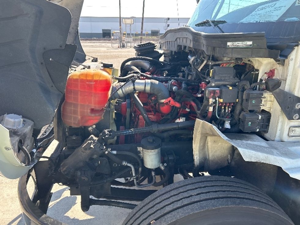 Medium Duty Box Truck-Light and Medium Duty Trucks-International-2020-MV607-Torrance-CA-135,682\n\t\tmiles-$ 53,750 - Image 24