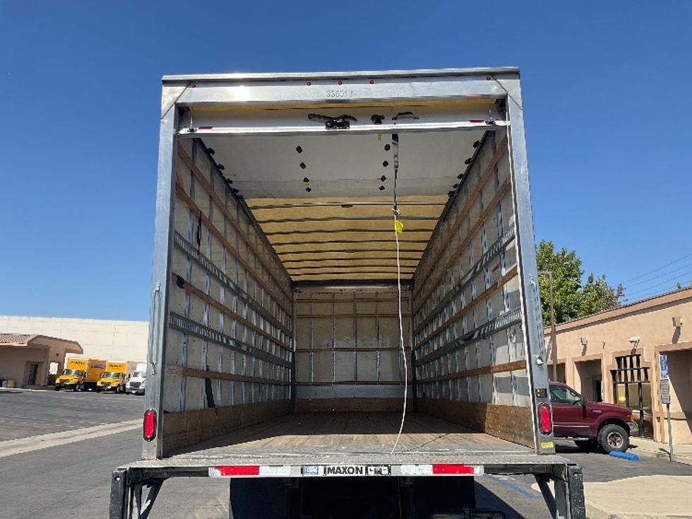 Medium Duty Box Truck-Light and Medium Duty Trucks-International-2020-MV607-Torrance-CA-135,682\n\t\tmiles-$ 53,750 - Image 8