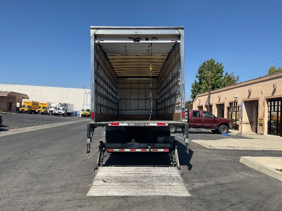 Medium Duty Box Truck-Light and Medium Duty Trucks-International-2020-MV607-Torrance-CA-135,682\n\t\tmiles-$ 53,750 - Image 9