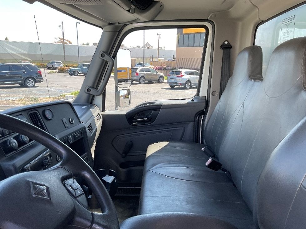 Medium Duty Box Truck-Light and Medium Duty Trucks-International-2020-MV607-Torrance-CA-137,974\n\t\tmiles-$ 61,250 - Image 19