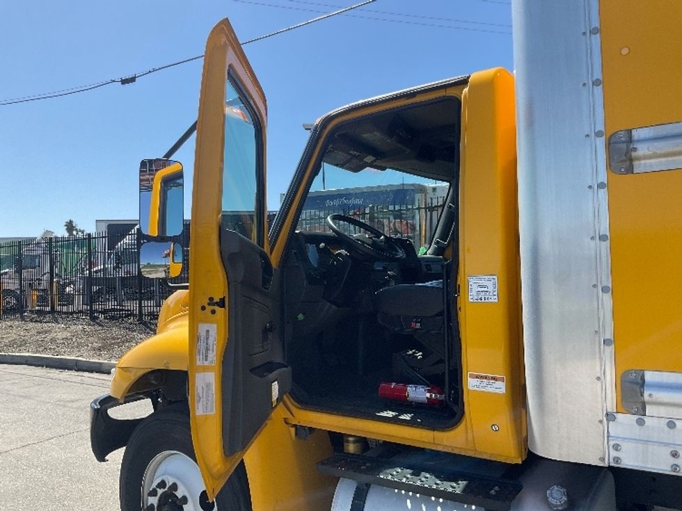 Medium Duty Box Truck-Light and Medium Duty Trucks-International-2020-MV607-Torrance-CA-148,259\n\t\tmiles-$ 53,000 - Image 16