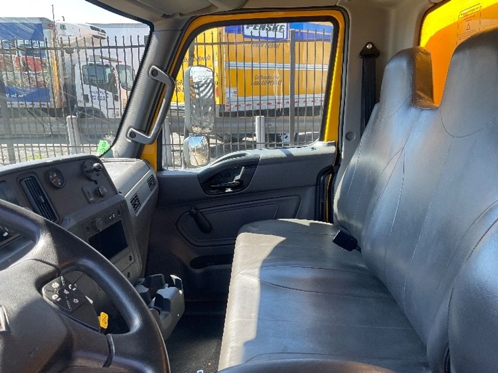 Medium Duty Box Truck-Light and Medium Duty Trucks-International-2020-MV607-Torrance-CA-148,259\n\t\tmiles-$ 53,000 - Image 19