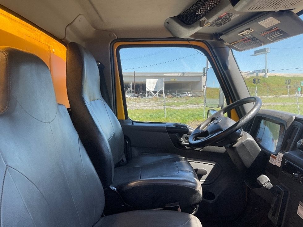 Medium Duty Box Truck-Light and Medium Duty Trucks-International-2020-MV607-Torrance-CA-148,259\n\t\tmiles-$ 53,000 - Image 22