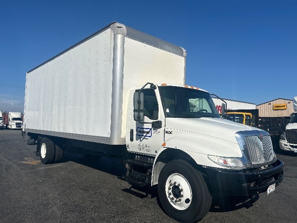 Medium Duty Box Truck-Light and Medium Duty Trucks-International-2020-MV607-Torrance-CA-158,358\n\t\tmiles-$ 62,000 - Image 1