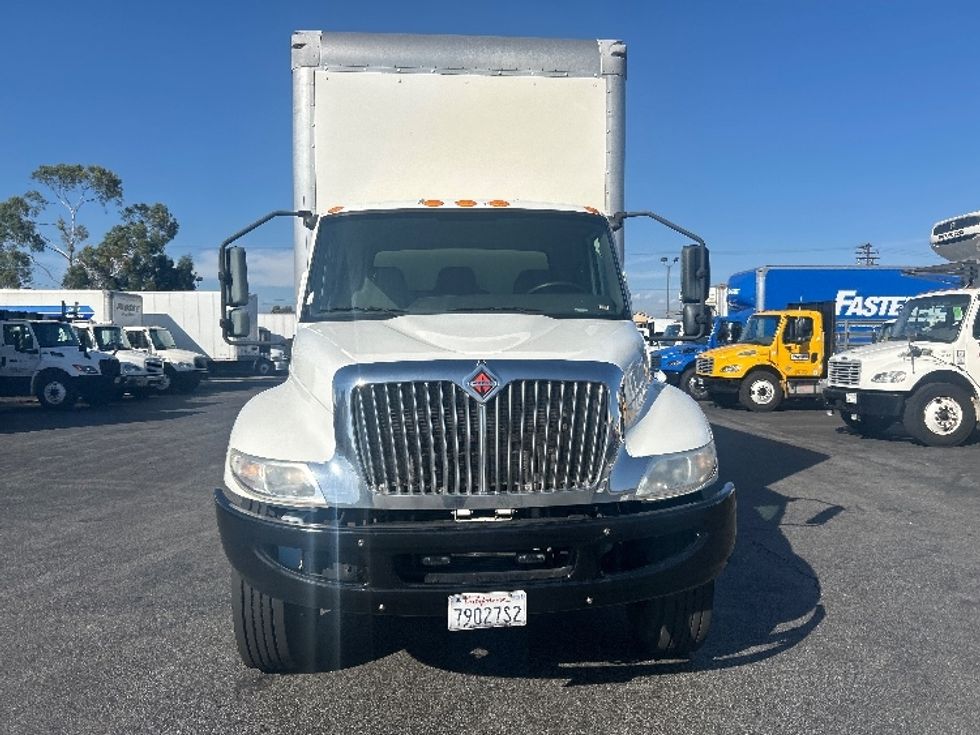 Medium Duty Box Truck-Light and Medium Duty Trucks-International-2020-MV607-Torrance-CA-158,358\n\t\tmiles-$ 62,000 - Image 2
