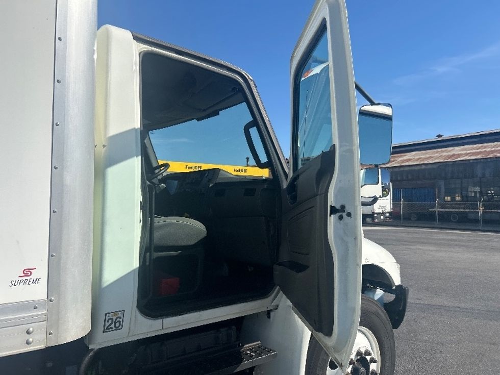 Medium Duty Box Truck-Light and Medium Duty Trucks-International-2020-MV607-Torrance-CA-158,358\n\t\tmiles-$ 62,000 - Image 20