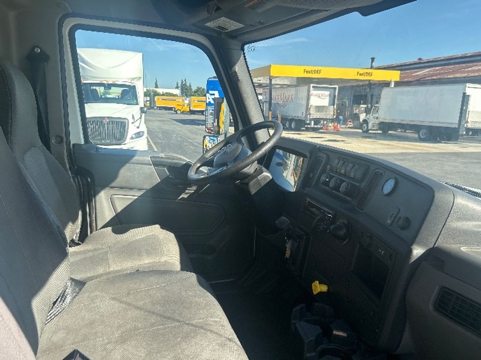 Medium Duty Box Truck-Light and Medium Duty Trucks-International-2020-MV607-Torrance-CA-158,358\n\t\tmiles-$ 62,000 - Image 22
