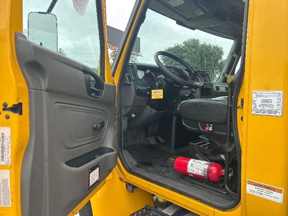 Medium Duty Box Truck-Light and Medium Duty Trucks-International-2020-MV607-Torrance-CA-159,468\n\t\tmiles-$ 53,000 - Image 16