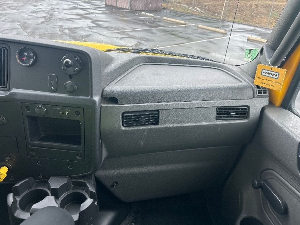 Medium Duty Box Truck-Light and Medium Duty Trucks-International-2020-MV607-Torrance-CA-159,468\n\t\tmiles-$ 53,000 - Image 21