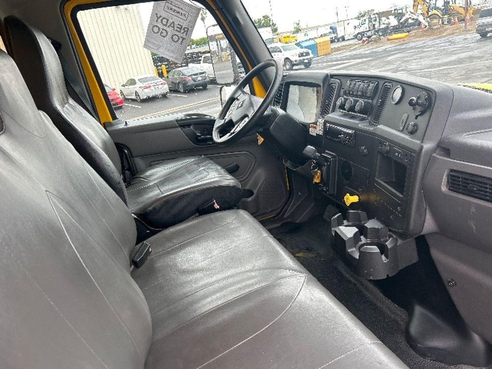 Medium Duty Box Truck-Light and Medium Duty Trucks-International-2020-MV607-Torrance-CA-159,468\n\t\tmiles-$ 53,000 - Image 22