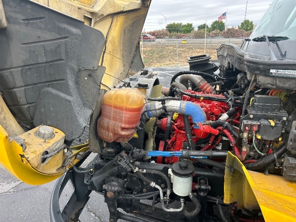 Medium Duty Box Truck-Light and Medium Duty Trucks-International-2020-MV607-Torrance-CA-159,468\n\t\tmiles-$ 53,000 - Image 23