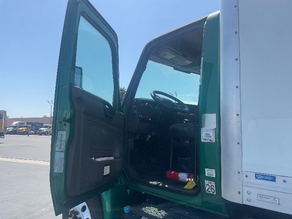 Medium Duty Box Truck-Light and Medium Duty Trucks-International-2020-MV607-Torrance-CA-164,750\n\t\tmiles-$ 51,250 - Image 16