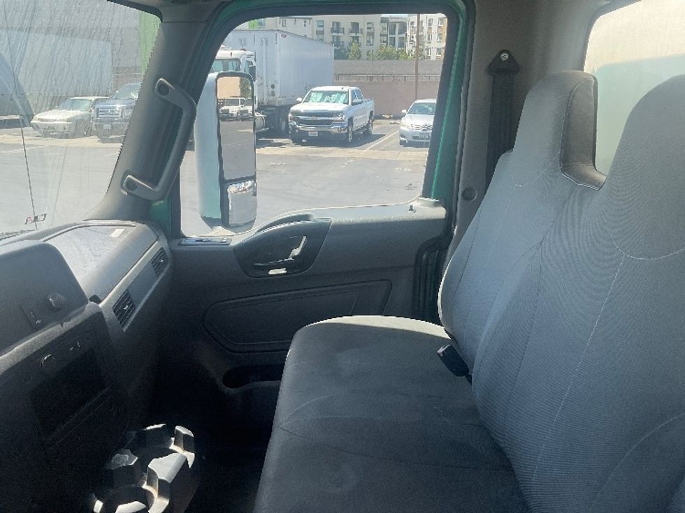 Medium Duty Box Truck-Light and Medium Duty Trucks-International-2020-MV607-Torrance-CA-164,750\n\t\tmiles-$ 51,250 - Image 18