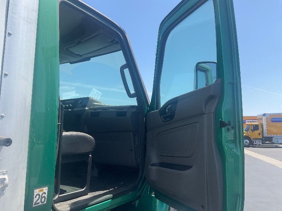 Medium Duty Box Truck-Light and Medium Duty Trucks-International-2020-MV607-Torrance-CA-164,750\n\t\tmiles-$ 51,250 - Image 19