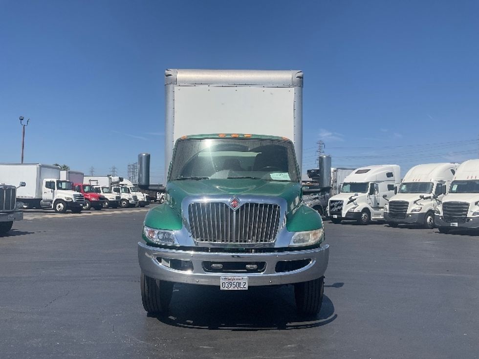 Medium Duty Box Truck-Light and Medium Duty Trucks-International-2020-MV607-Torrance-CA-164,750\n\t\tmiles-$ 51,250 - Image 2