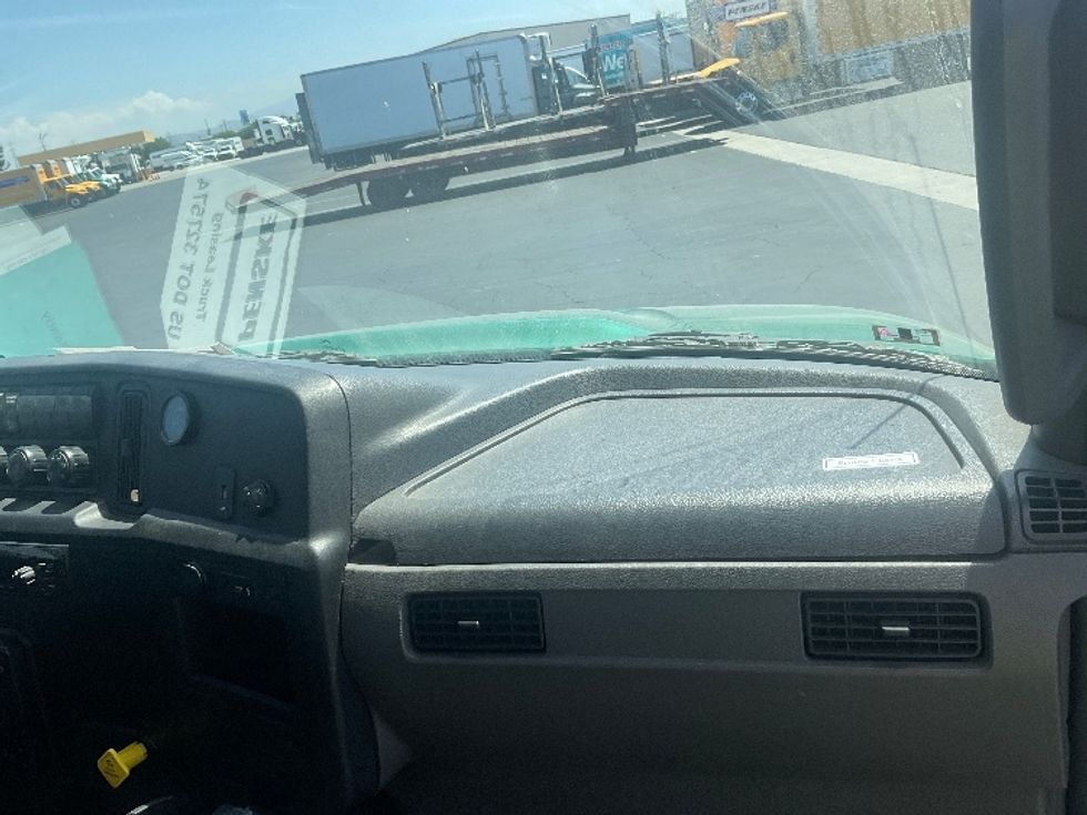 Medium Duty Box Truck-Light and Medium Duty Trucks-International-2020-MV607-Torrance-CA-164,750\n\t\tmiles-$ 51,250 - Image 20