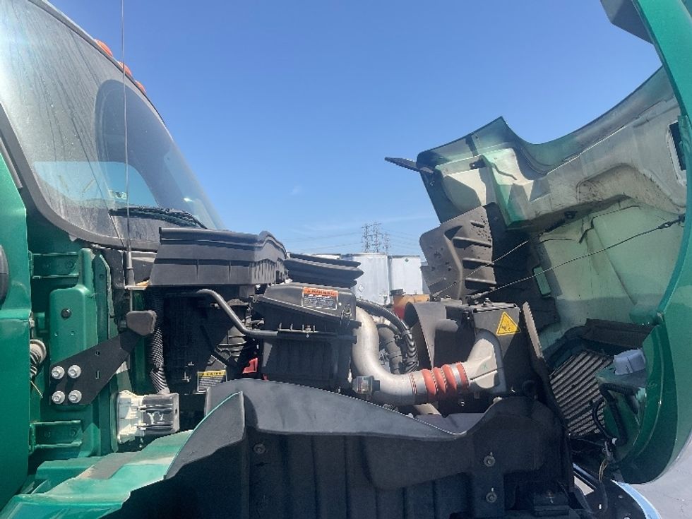 Medium Duty Box Truck-Light and Medium Duty Trucks-International-2020-MV607-Torrance-CA-164,750\n\t\tmiles-$ 51,250 - Image 21