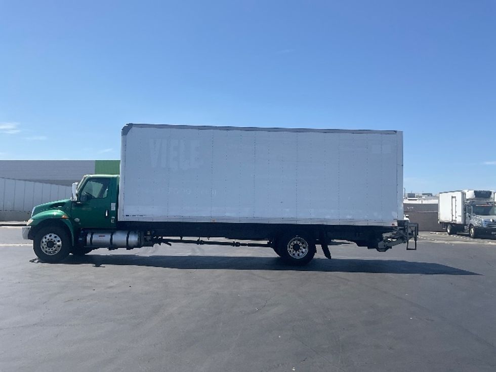 Medium Duty Box Truck-Light and Medium Duty Trucks-International-2020-MV607-Torrance-CA-164,750\n\t\tmiles-$ 51,250 - Image 4