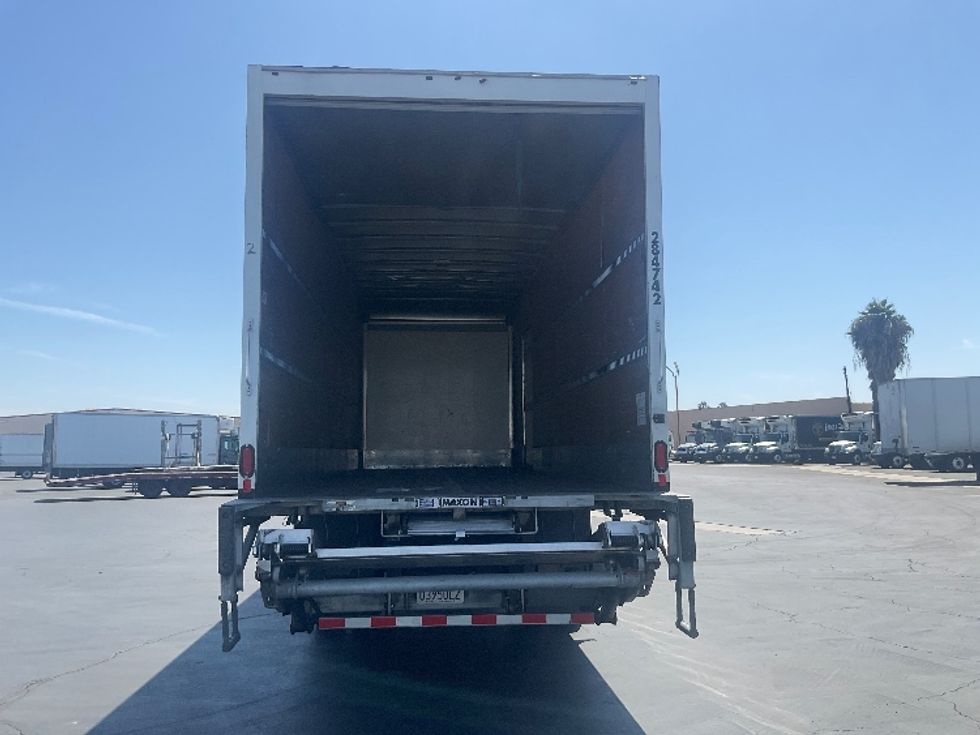 Medium Duty Box Truck-Light and Medium Duty Trucks-International-2020-MV607-Torrance-CA-164,750\n\t\tmiles-$ 51,250 - Image 8