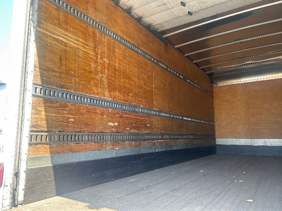 Medium Duty Box Truck-Light and Medium Duty Trucks-International-2020-MV607-Torrance-CA-176,325\n\t\tmiles-$ 38,750 - Image 11
